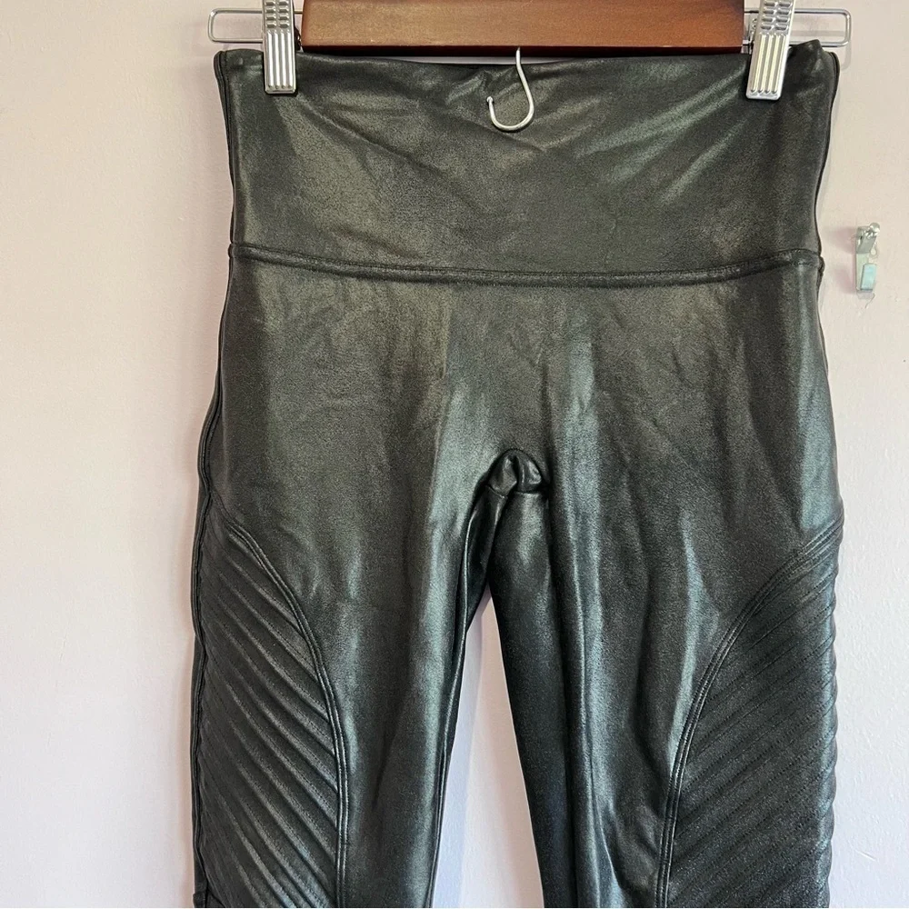EUC SPANX FAUX LEATHER MOTO LEGGINGS BLACK SIZE MEDIUM
